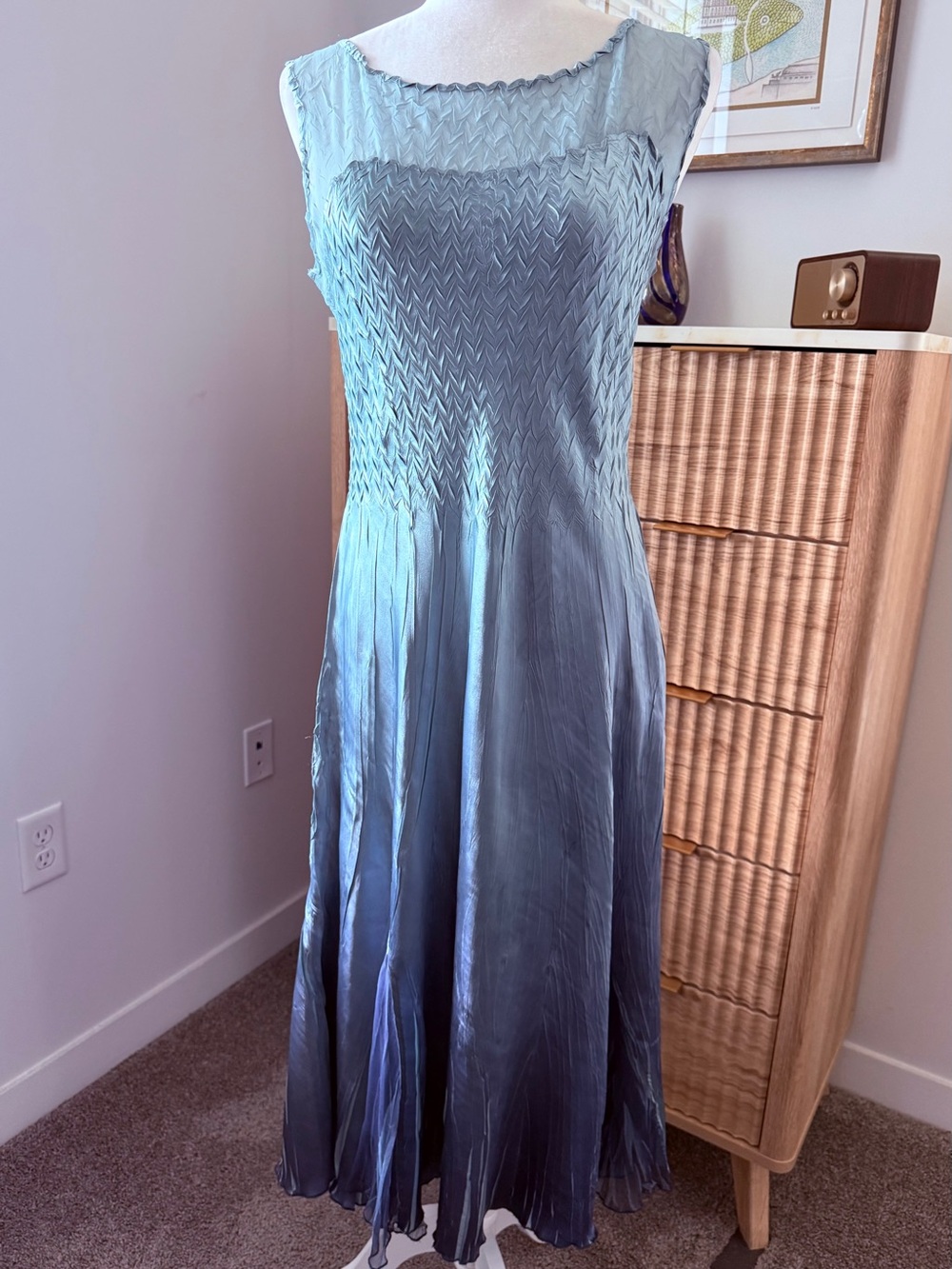Komarov crinkle blue ombré midi dress large